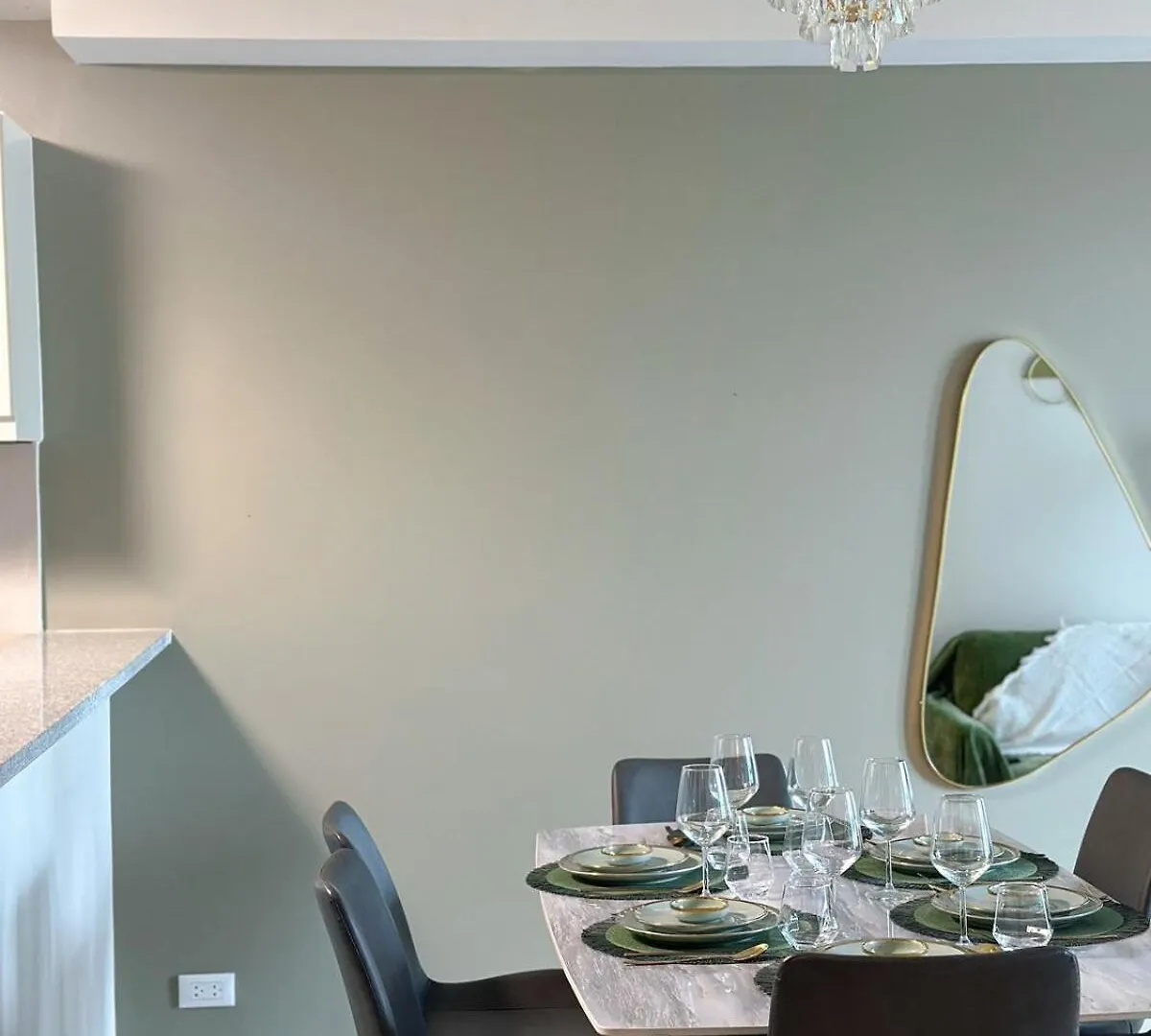 King Size 3-Bedroom In Uptown Parksuites Bgc Manila