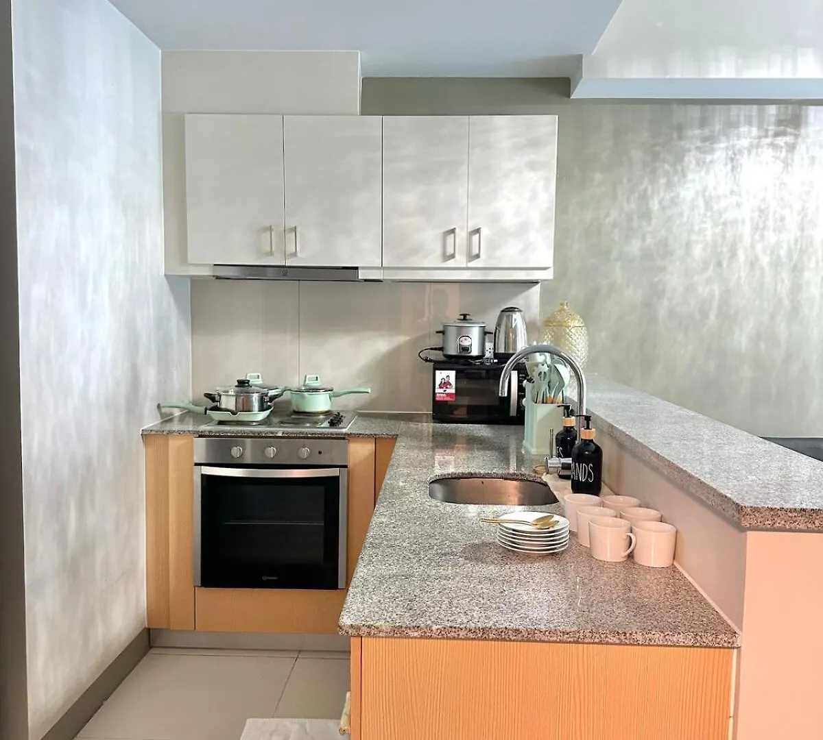 Apartment King Size 3-Bedroom In Uptown Parksuites Bgc Manila